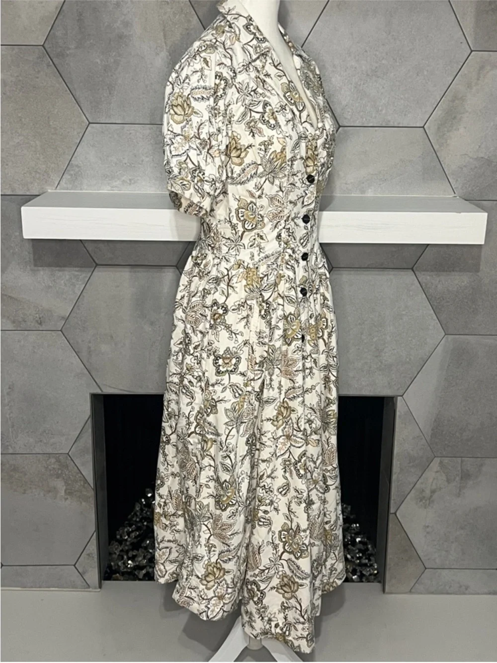 Floral Button-Front Midi Dress in Cream and Brown - Picture 6 of 14